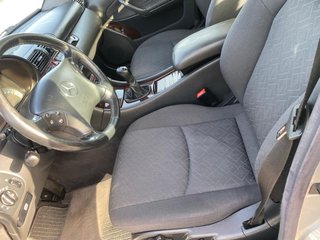 Mercedes-Benz 220 2001