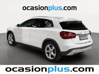 Mercedes-Benz GLA 180 90 kW (122 CV)