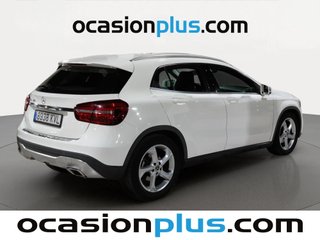 Mercedes-Benz GLA 180 90 kW (122 CV)
