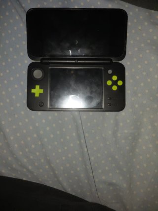 Nintendo 2DS XL Negra y Verde