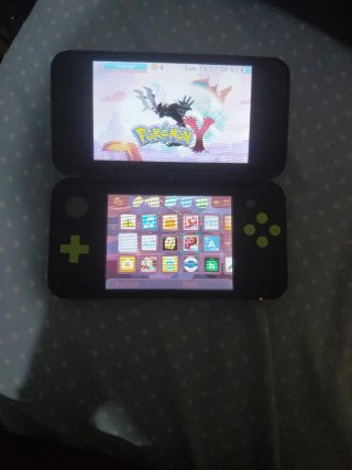 Nintendo 2DS XL Negra y Verde