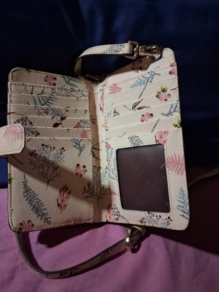 Monedero móvil estampado floral