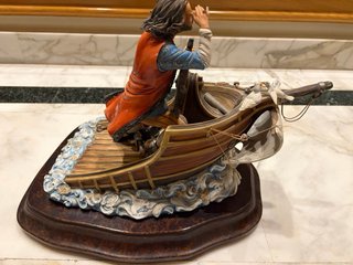 Figura porcelana italiana Santa María