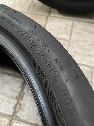 Neumáticos 225/40 R18 GOODYEAR