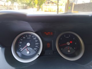 RENAULT Megane CONFORT AUTHENTIQUE 1.4 16v