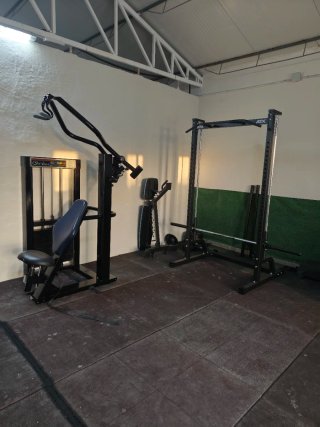 Alquiler sala fitness equipada