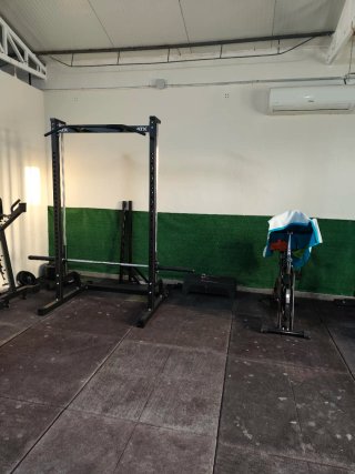 Alquiler sala fitness equipada