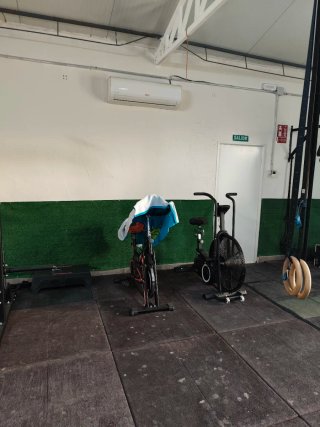 Alquiler sala fitness equipada