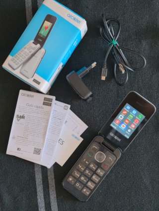 Teléfono Móvil Alcatel 2051D