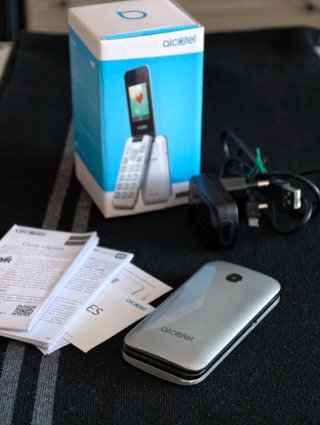Teléfono Móvil Alcatel 2051D