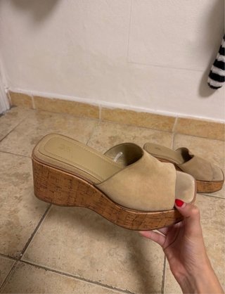 Sandalias cuña beige