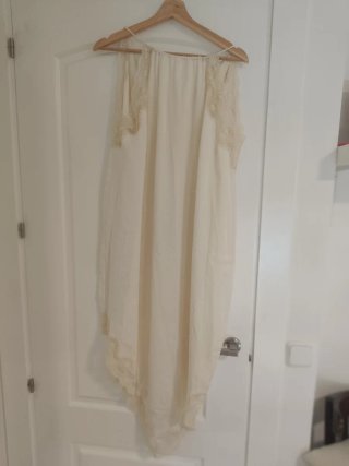 Vestido Zara Beige con etiqueta