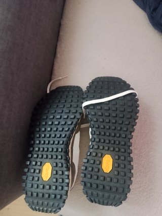 Zapatillas Ecoalf grises y blancas