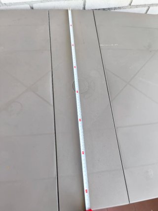Tavolo pieghevole in plastica grigia