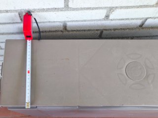 Tavolo pieghevole in plastica grigia