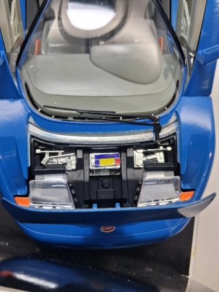 Bugatti EB 110 1991 Bburago cod.3035 1:18.Nuova.
