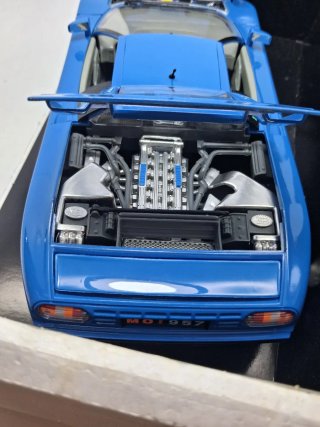 Bugatti EB 110 1991 Bburago cod.3035 1:18.Nuova.