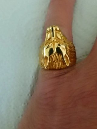 Anillo sello en forma de lobo en oro 24kl.