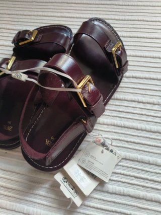Sandalias Zara Piel Hebilla Dorada