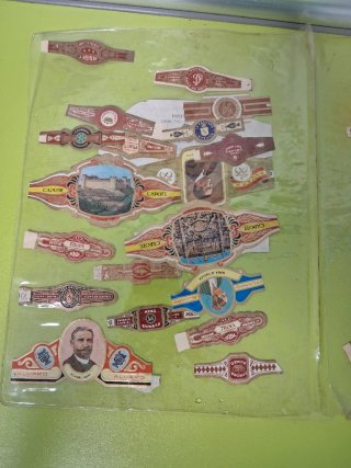 Collezione di vecchie vitole di sigari