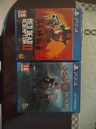 Juegos PS4 God of War y Red Dead Redemption 2