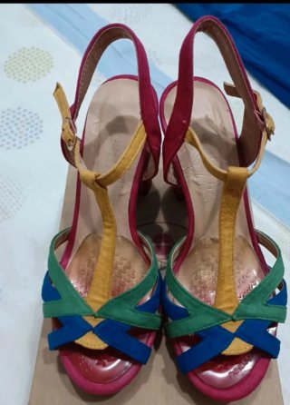 Sandalias plataforma multicolor talla 36