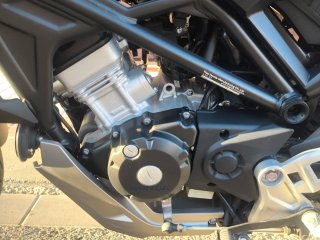 Honda CB 125 R 14cv 2020 - 13.000 km