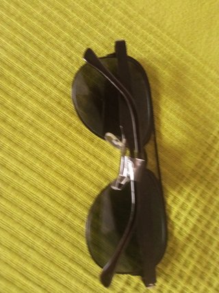 Gafas de sol Pull&Bear  negras y plateadas. Nuevas