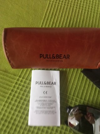 Gafas de sol Pull&Bear  negras y plateadas. Nuevas
