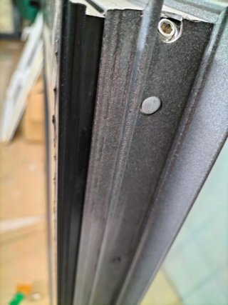 Ventana de aluminio bicolor
