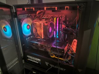 PC Gamer Ryzen 5600 RX 7600 XT 16GB RAM