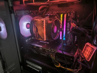 PC Gamer Ryzen 5600 RX 7600 XT 16GB RAM
