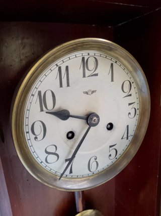 Orologio a pendolo in legno