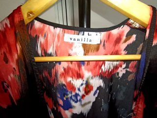 Kimono floral, 79 cm sisa con flecos