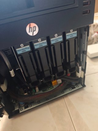 HP N40L Server