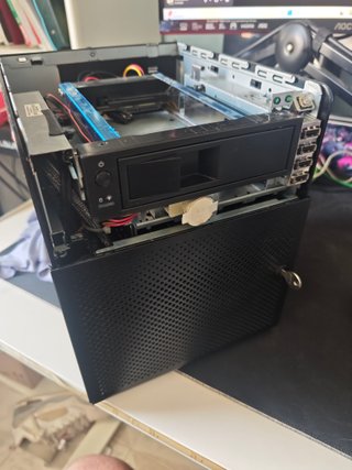 HP N40L Server
