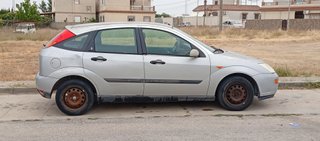 Ford Focus 1.6 16V 100 CV Gasolina 5 puertas · Año