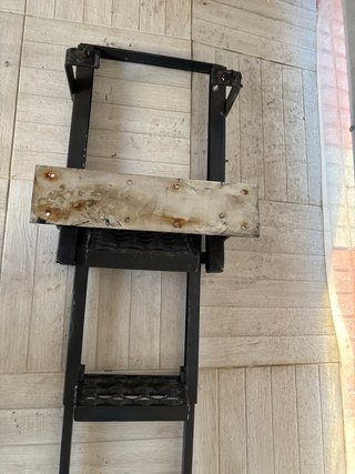 Escalera plegable para camión