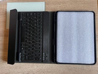 Custodia con Tastiera Bluetooth per iPad 10ª Gen