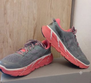Zapatillas Hoka Gris y Rosa Talla 41