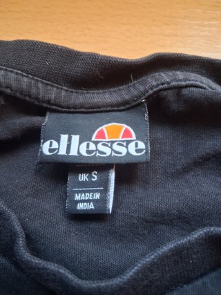 Camiseta manga corta Ellese negra con logo bordado
