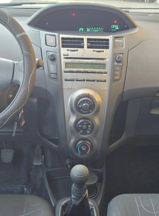 Toyota Yaris 2011