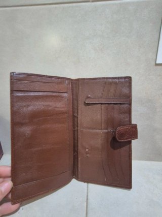 Cartera monedero de cuero marrón