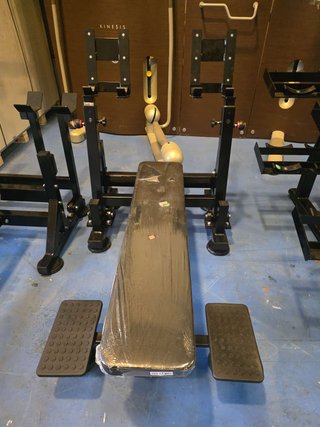 Máquina de gimnasio Kinesis