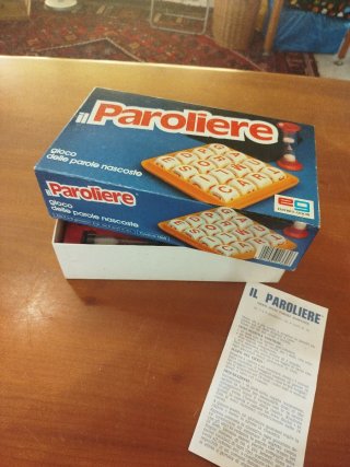 Paroliere vintage gioco parole nascoste