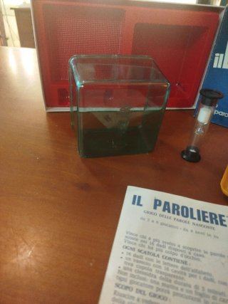 Paroliere vintage gioco parole nascoste