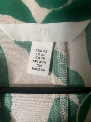 Vestido estampado hojas verde y blanco