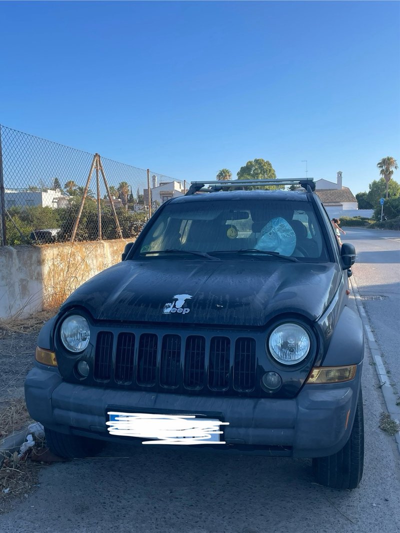 Jeep Cherokee 2005 - foto 1