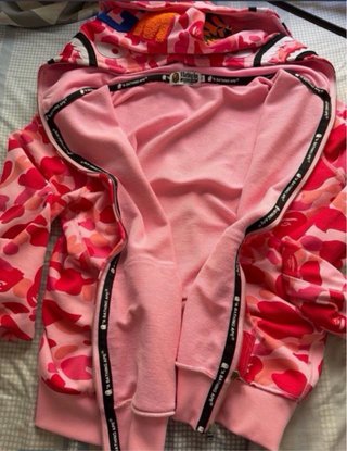 A Bathing Ape (BAPE) Shark Hoodie – ORIGINAL – Tal
