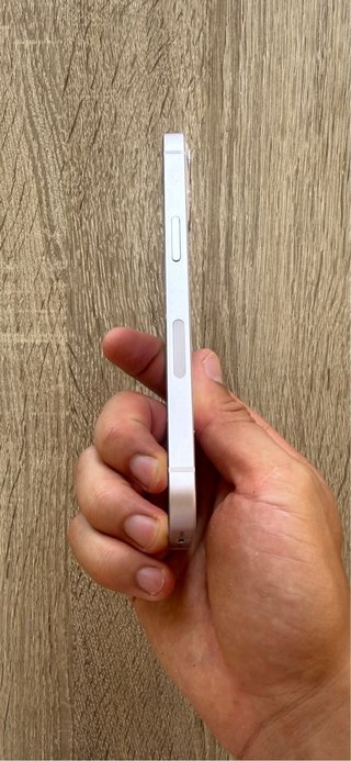 iPhone 13 Apple